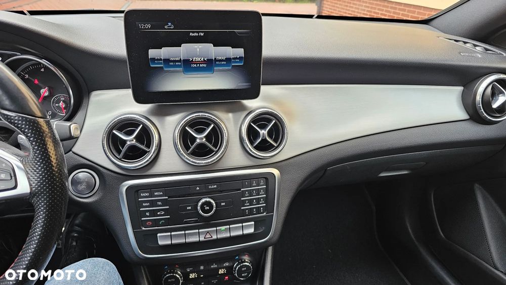 Mercedes-Benz CLA 200 d 4Matic 7G-DCT AMG Line - 38