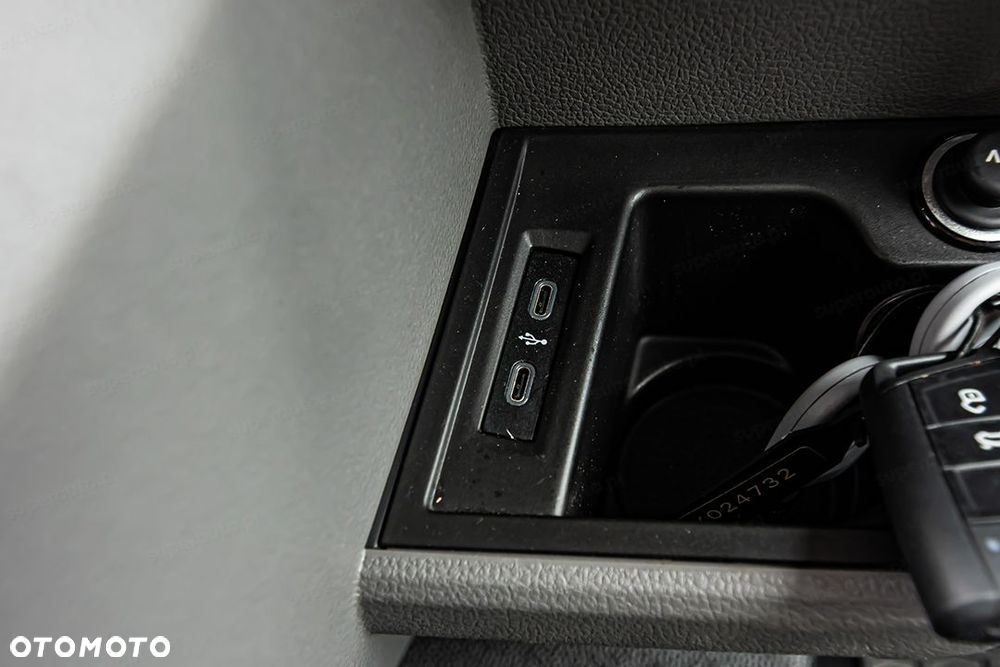Volkswagen Transporter Kombi L2H1 - 20