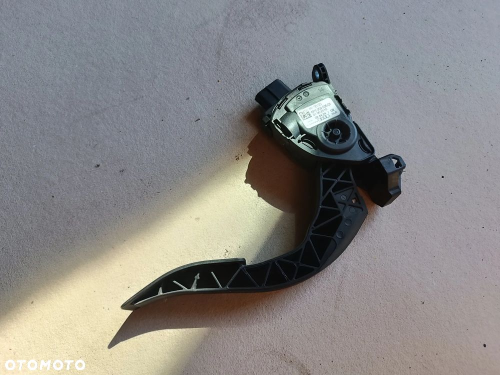 POTENCJOMETR PEDAŁ GAZU AUDI A6 C7 AUDI A8 D4 8K1723523 - 1