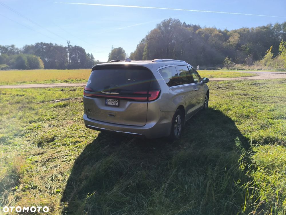 Chrysler Pacifica - 24