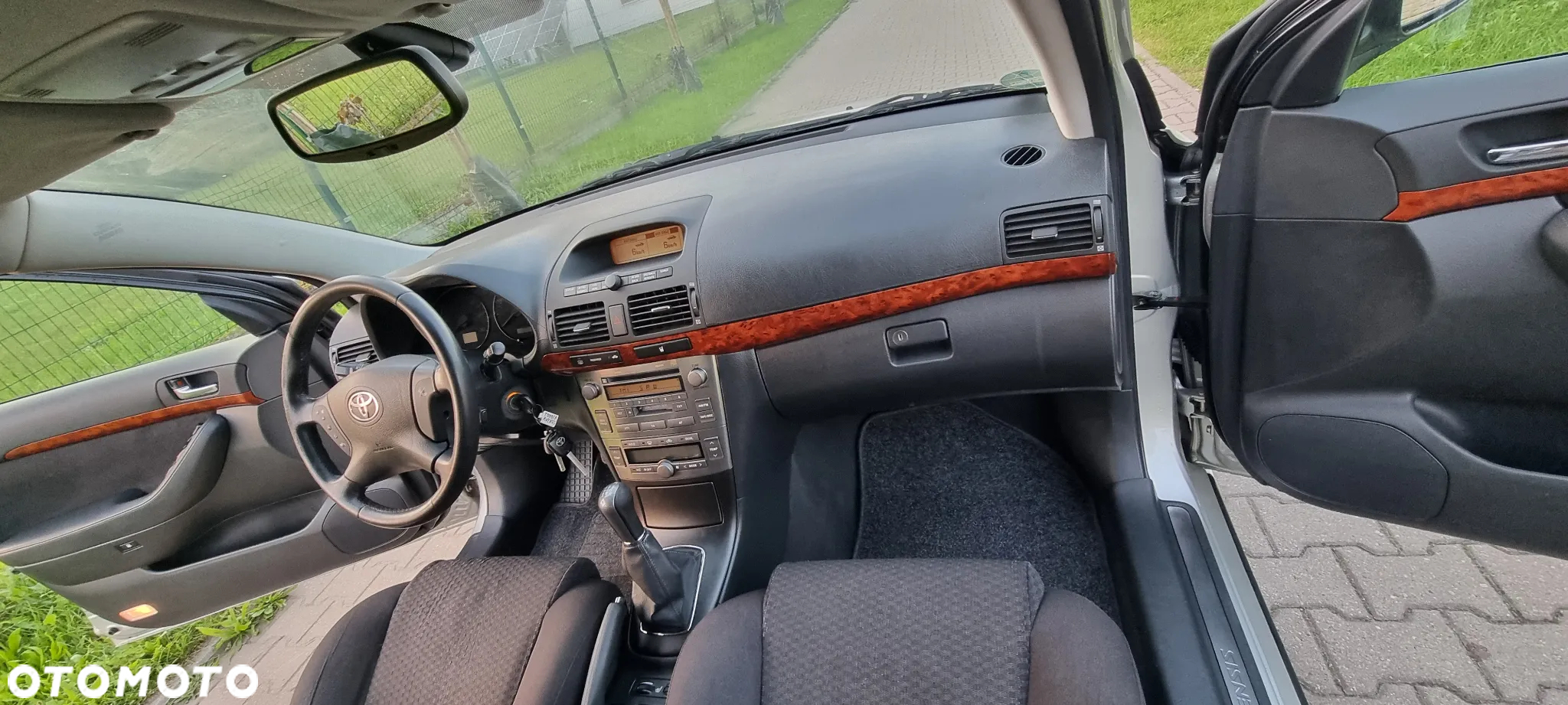 Toyota Avensis - 17