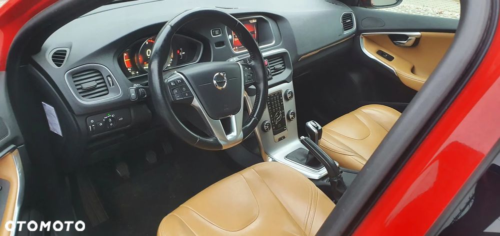 Volvo V40 D2 Inscription - 1