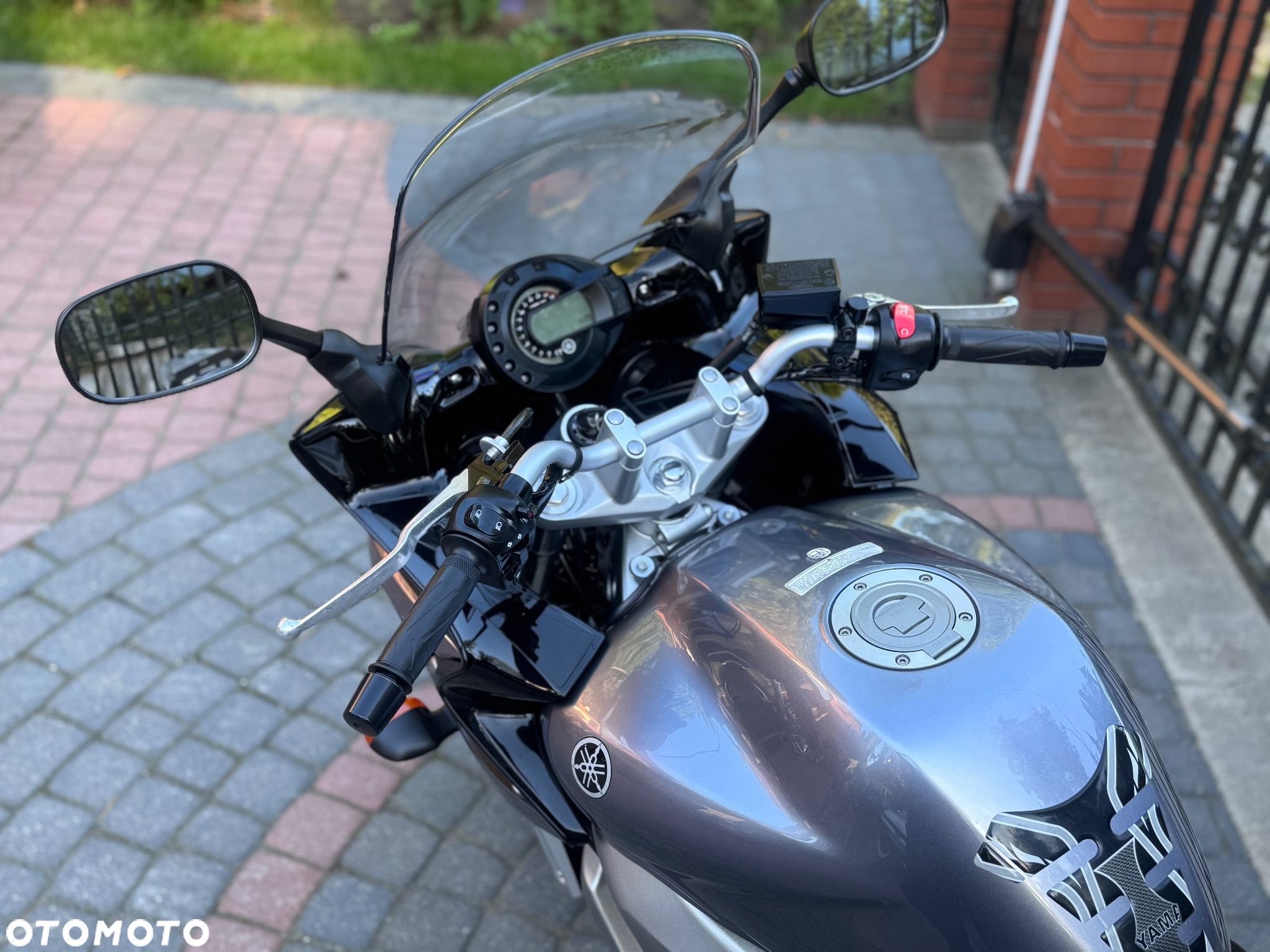 Yamaha FZ6 - 15