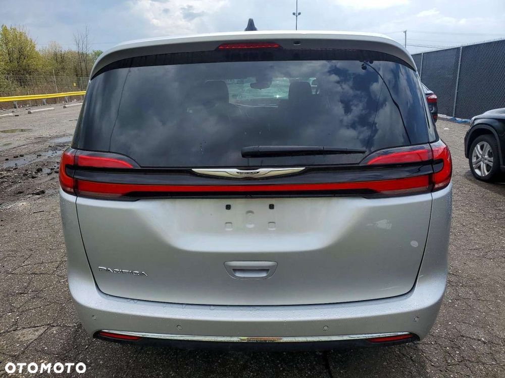 Chrysler Pacifica - 7