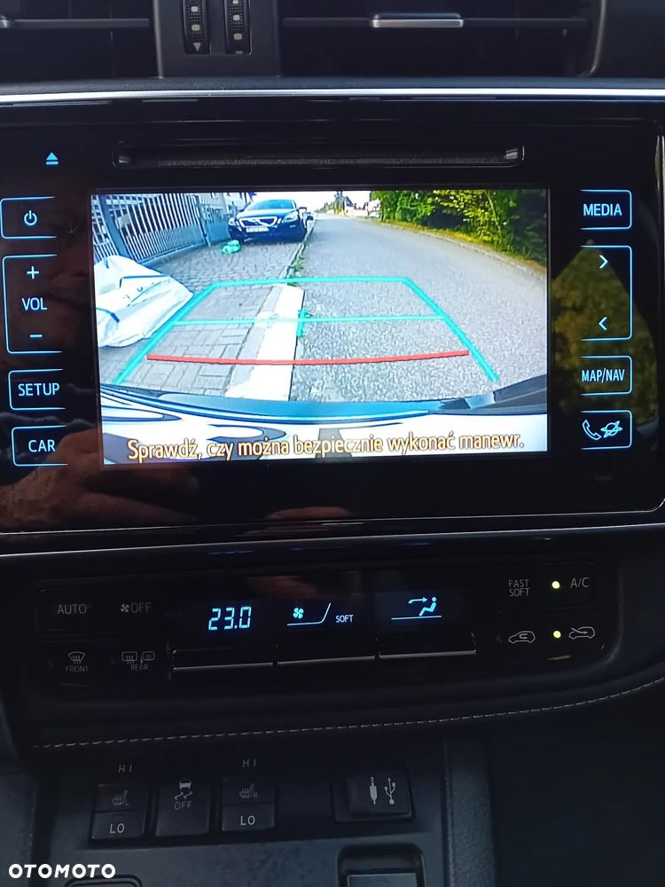 Toyota Auris Hybrid 135 Prestige - 36