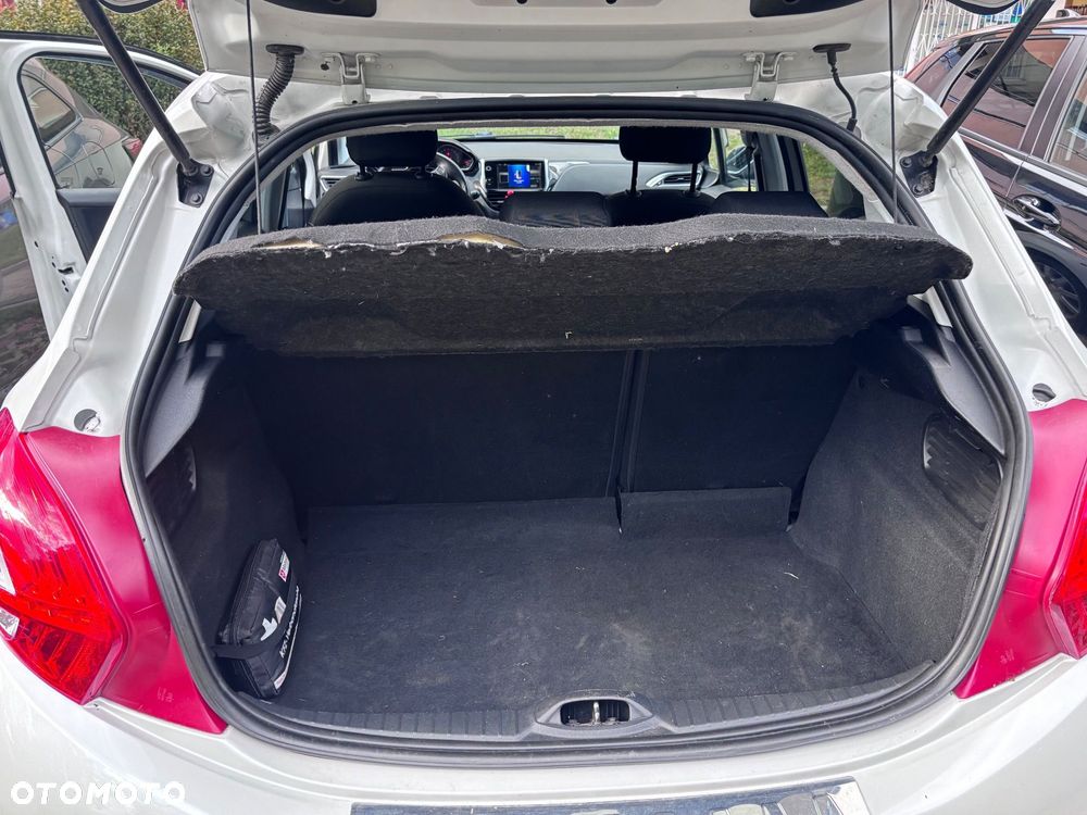 Peugeot 208 1.2 PureTech Style - 9
