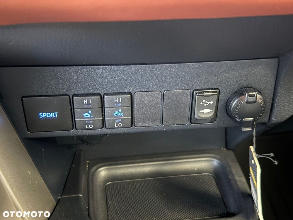 Toyota RAV4 - 26
