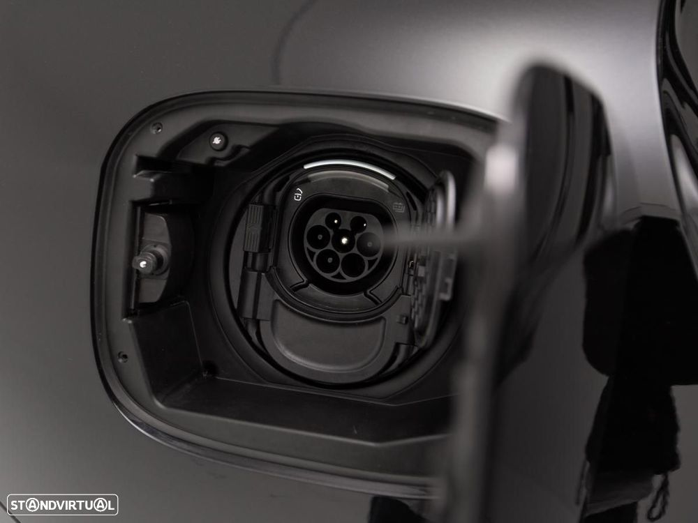 Mercedes-Benz A 250 e AMG Line - 14