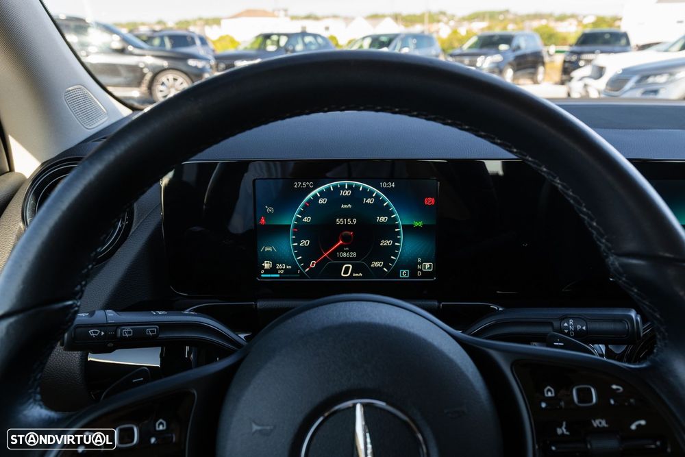 Mercedes-Benz GLA 180 d — fotografia 17