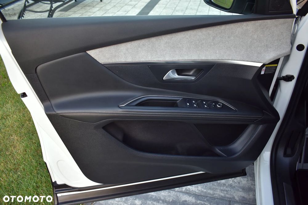 Peugeot 5008 BlueHDi 130 EAT8 GT - 23