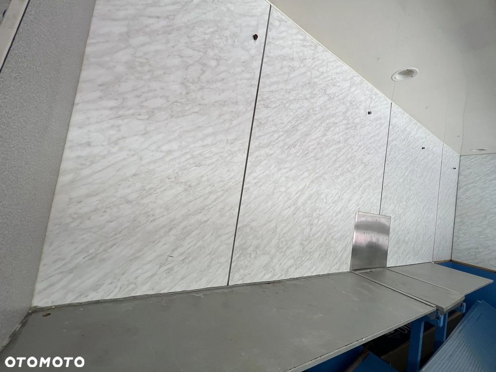 Mercedes-Benz MB100D - 8