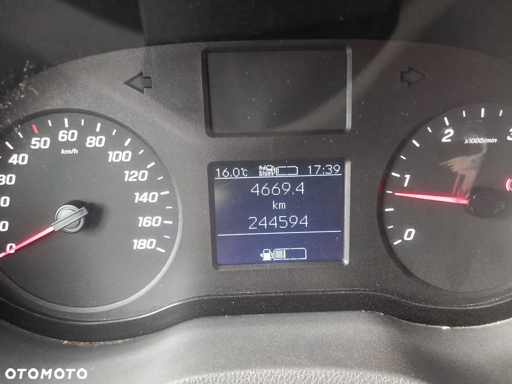 Mercedes-Benz Sprinter - 12