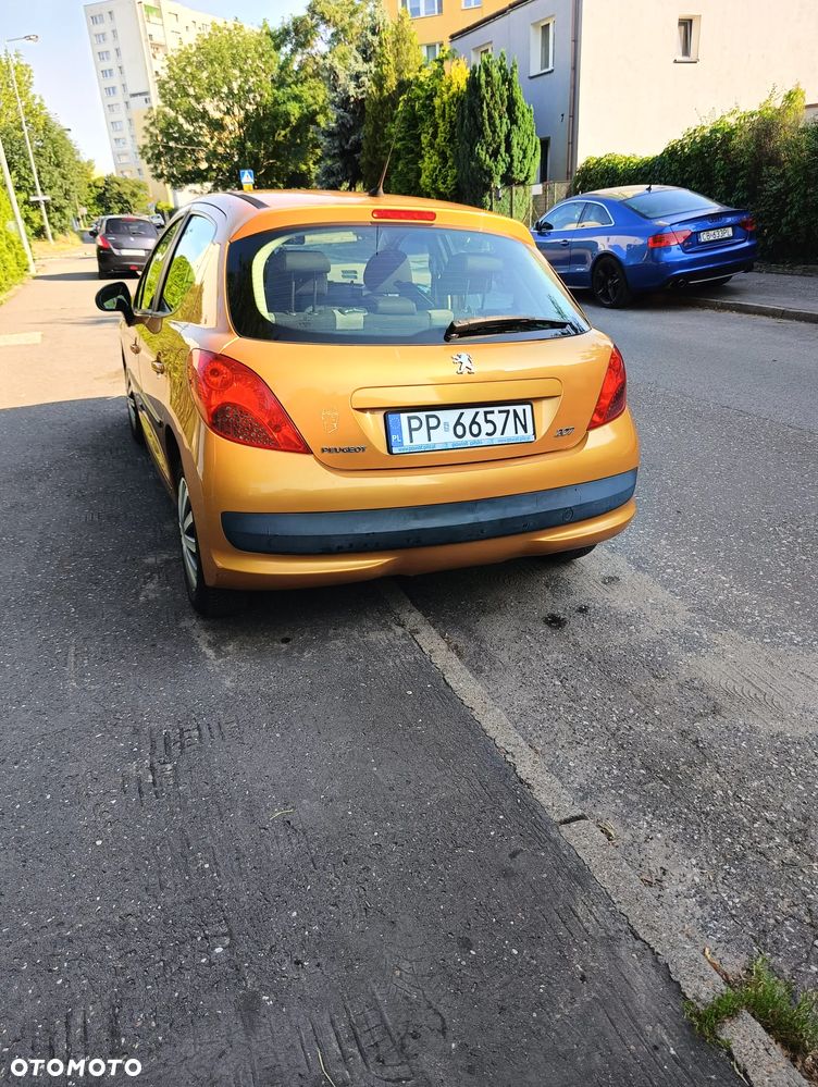 Peugeot 207 1.4 - 7