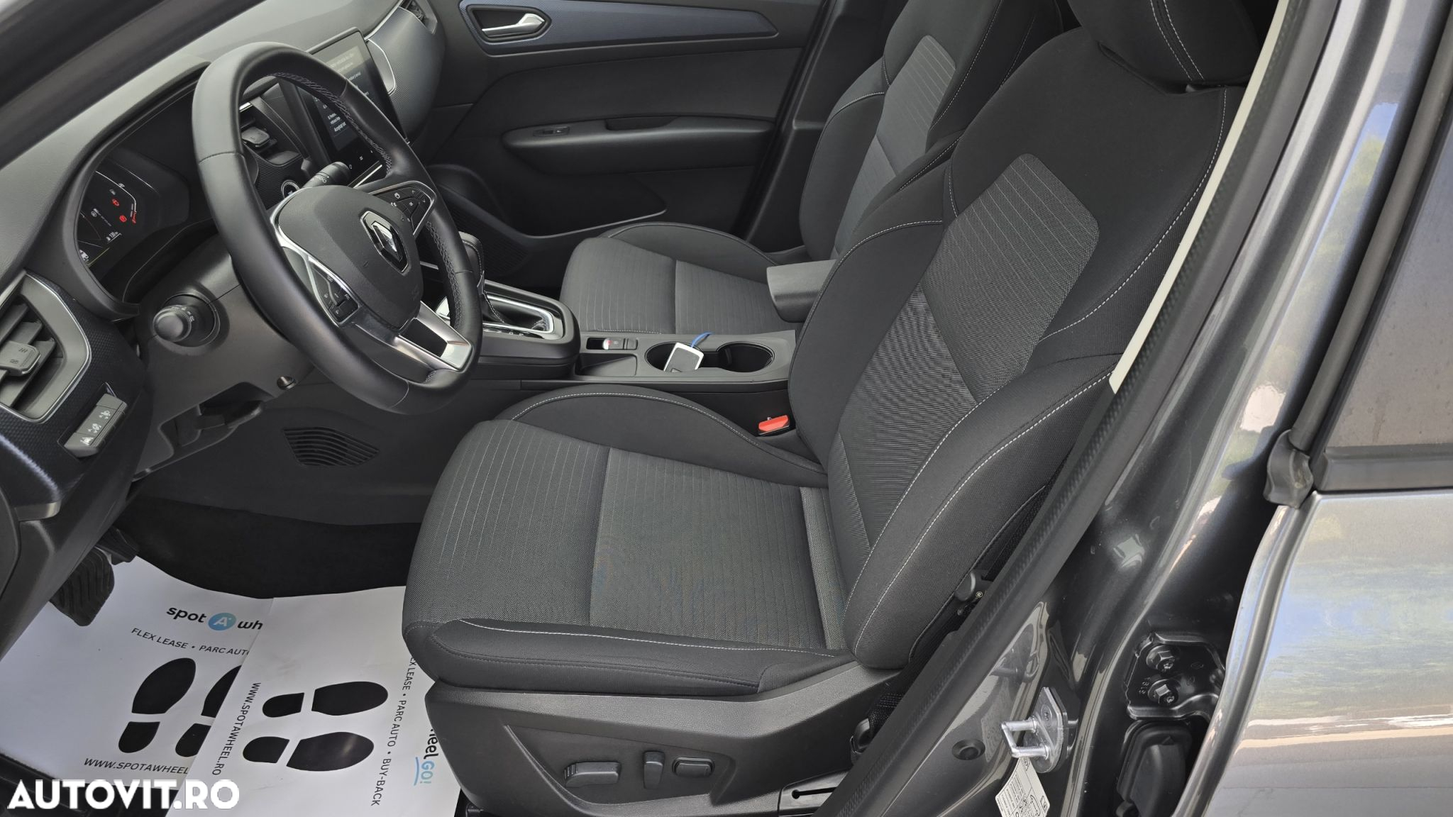 Renault Arkana E-TECH 145 Evolution - 12