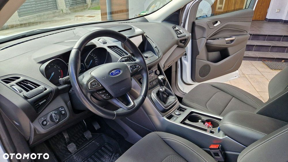 Ford Kuga - 17