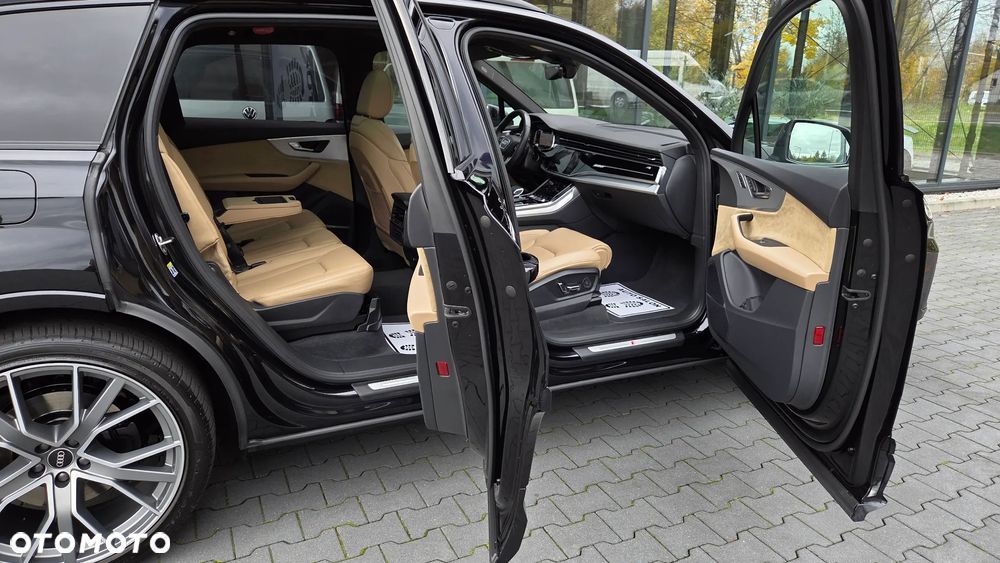Audi Q7 55 TFSI e Quattro S Line Tiptr - 36