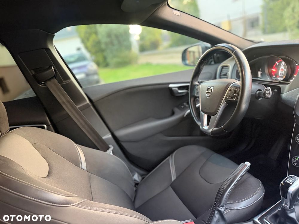 Volvo V40 D2 Drive-E Momentum - 27