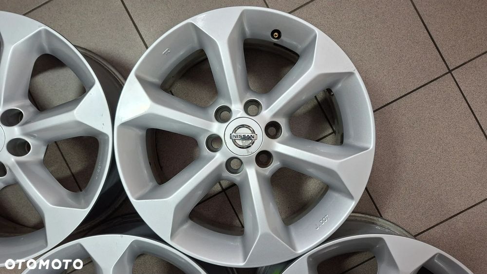 Felgi Aluminiowe 17 Nissan Pathfinder 6x114.3 ET 30 - 8