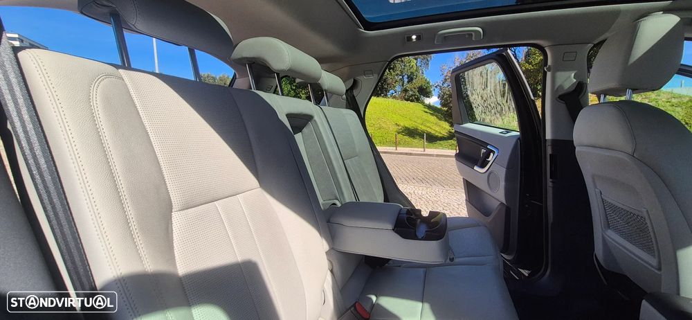 Land Rover Discovery Sport 2.0 eD4 HSE - 27