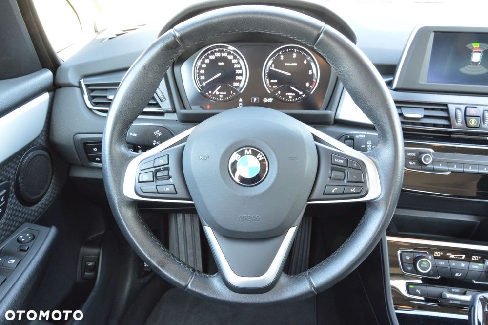 BMW Seria 2 218d - 17