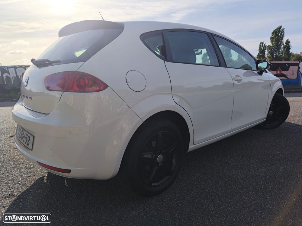 SEAT Leon 1.6 TDI DPF E-Ecomotive Reference Copa - 11