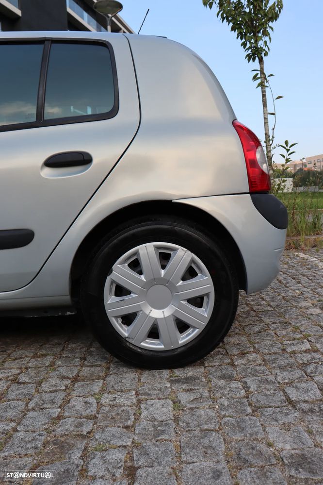 Renault Clio 1.2 16V Expression - 11