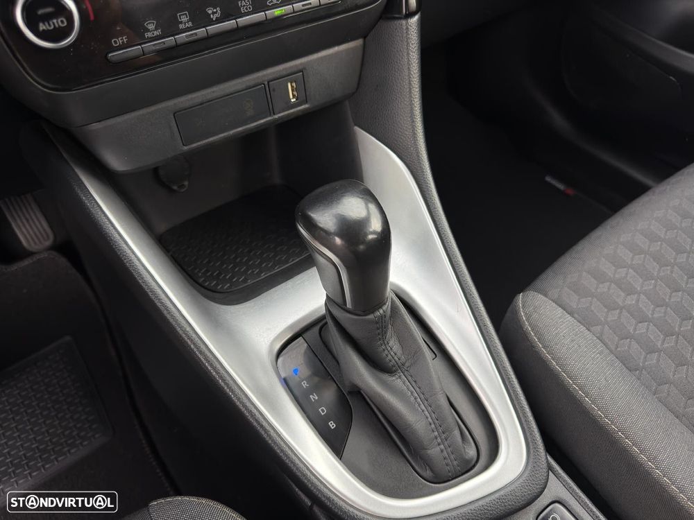 Toyota Yaris 1.5 HDF Comfort Plus - 26