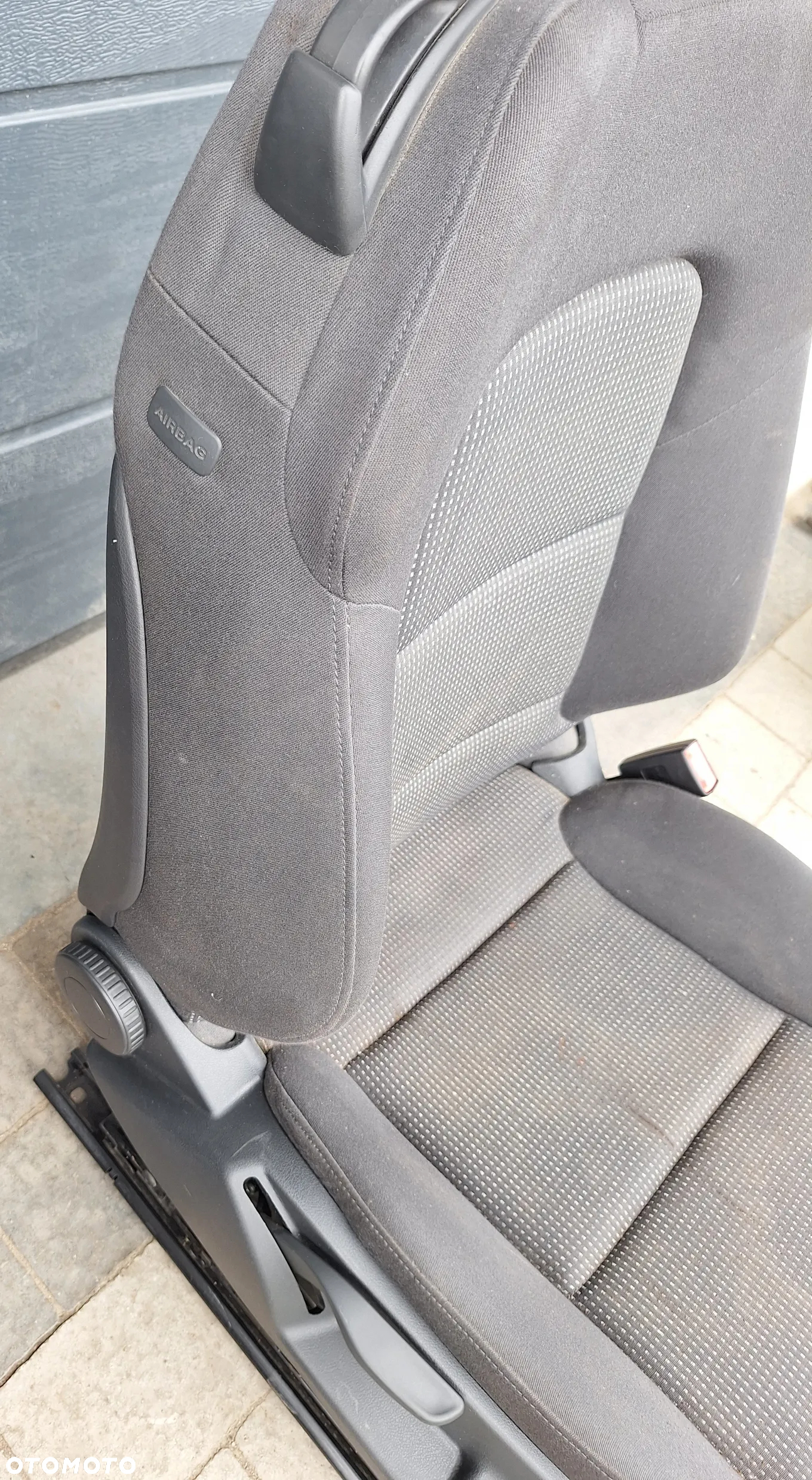 FOTEL PRAWY PRZÓD  - AUDI A3 /8P - 3-DRZWI - 4