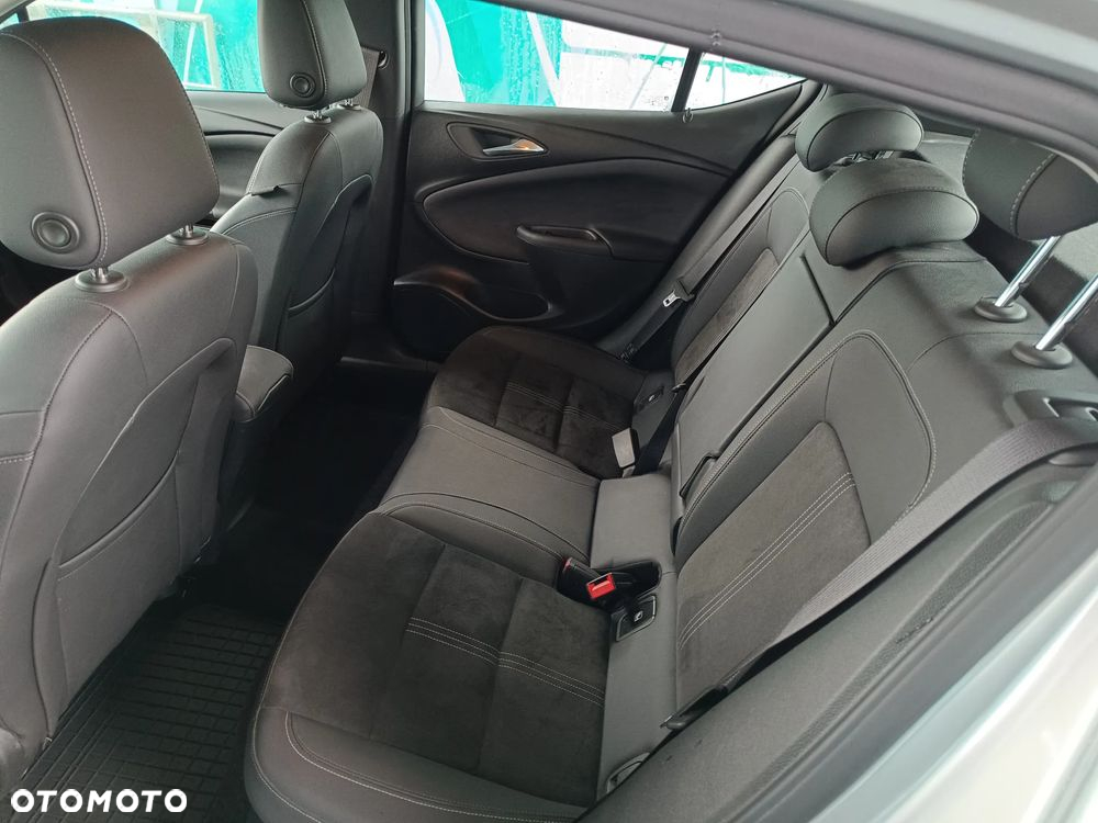 Opel Astra V 1.2 T Elegance S&S - 33