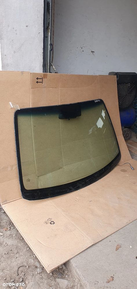 Szyba czołowa przód przednia Kia Sorento AS1 - 3