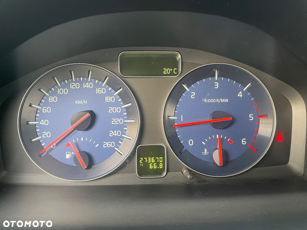 Volvo V50 2.0D R-Design Momentum - 11