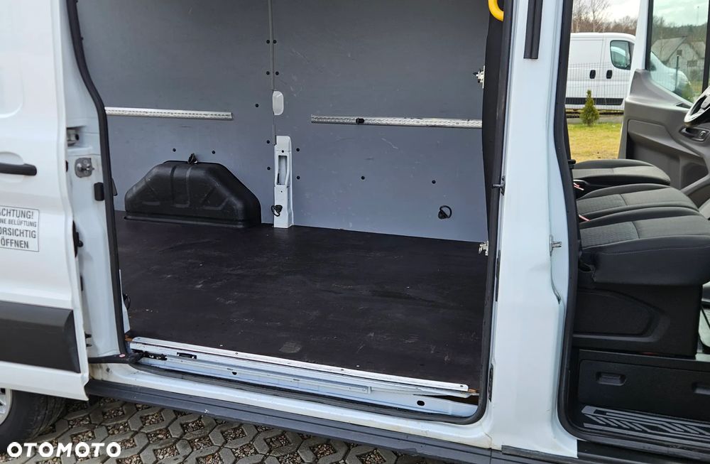 Ford Transit 2.0D 131KM L2H2 Klima Tempomat Kamera zarejestrowany w Polsce - 9