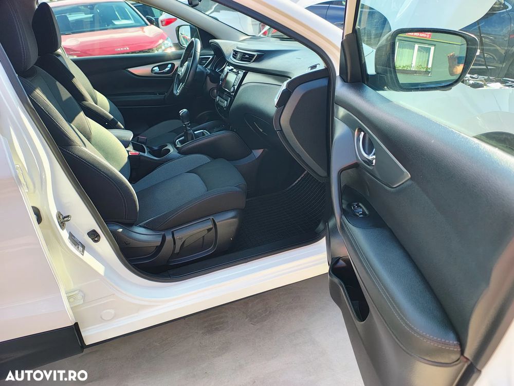 Nissan Qashqai 1.3 DIG-T N-CONNECTA - 20