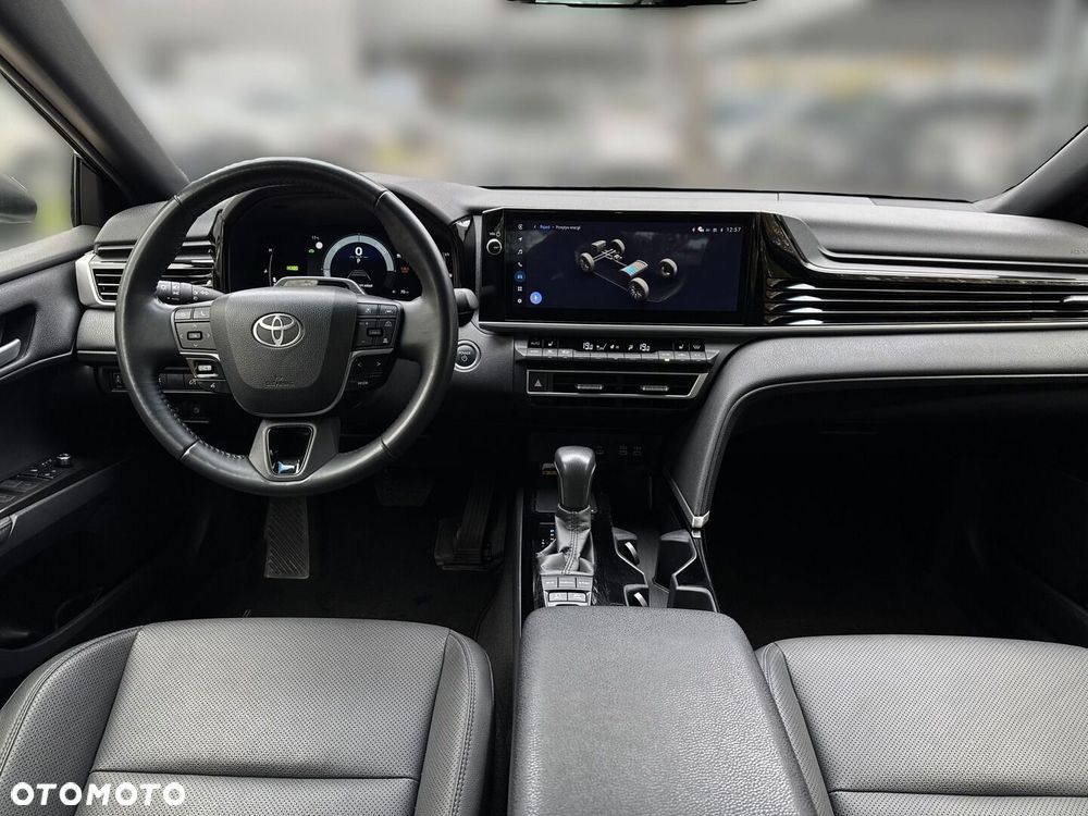 Toyota Camry - 4