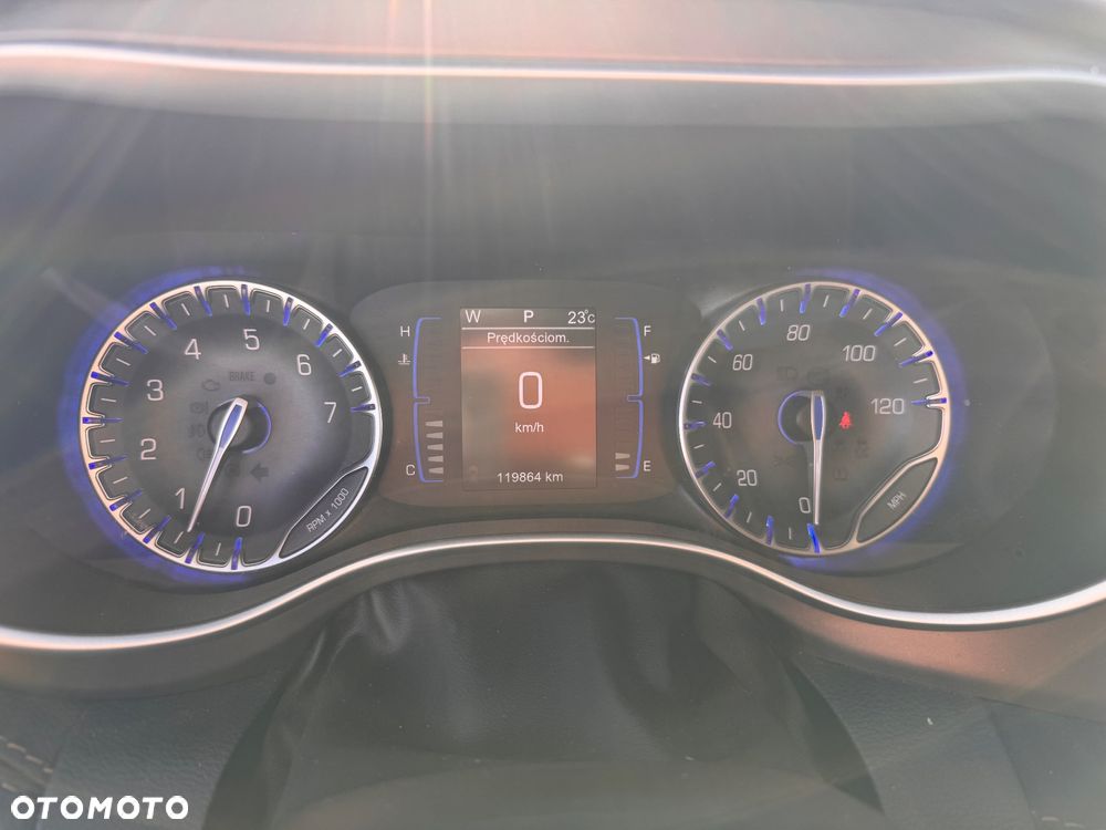 Chrysler Pacifica - 17