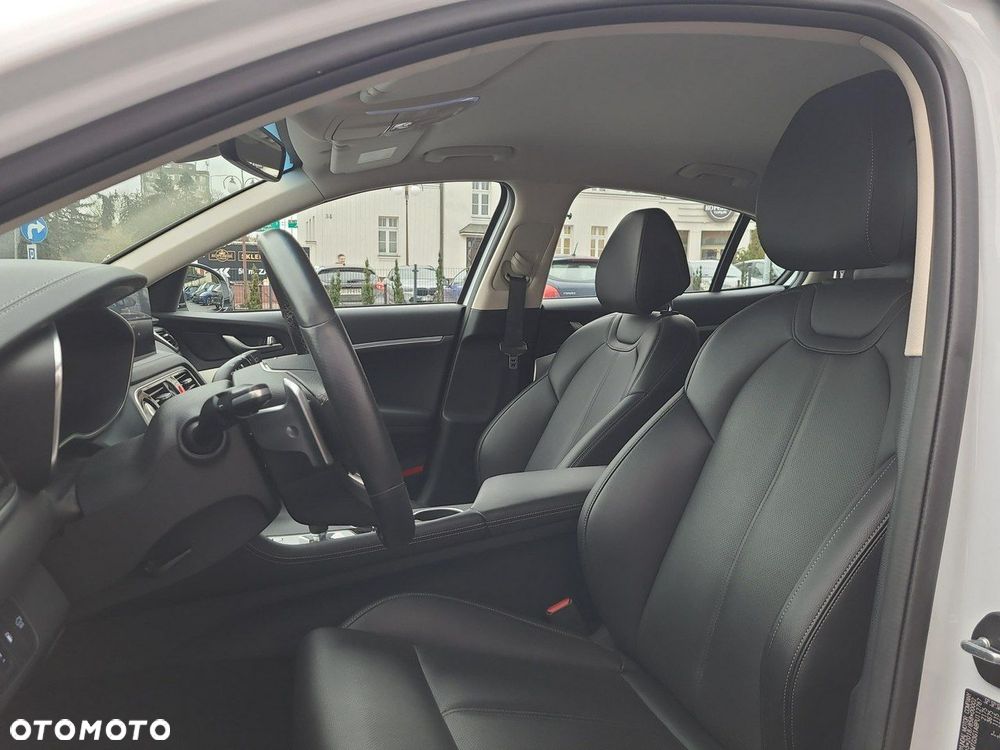 Genesis G70 2.0T RWD 8AT Premium - 12