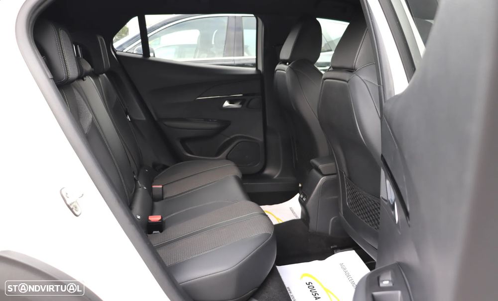 Peugeot 2008 1.2 PureTech GT EAT8 - 15