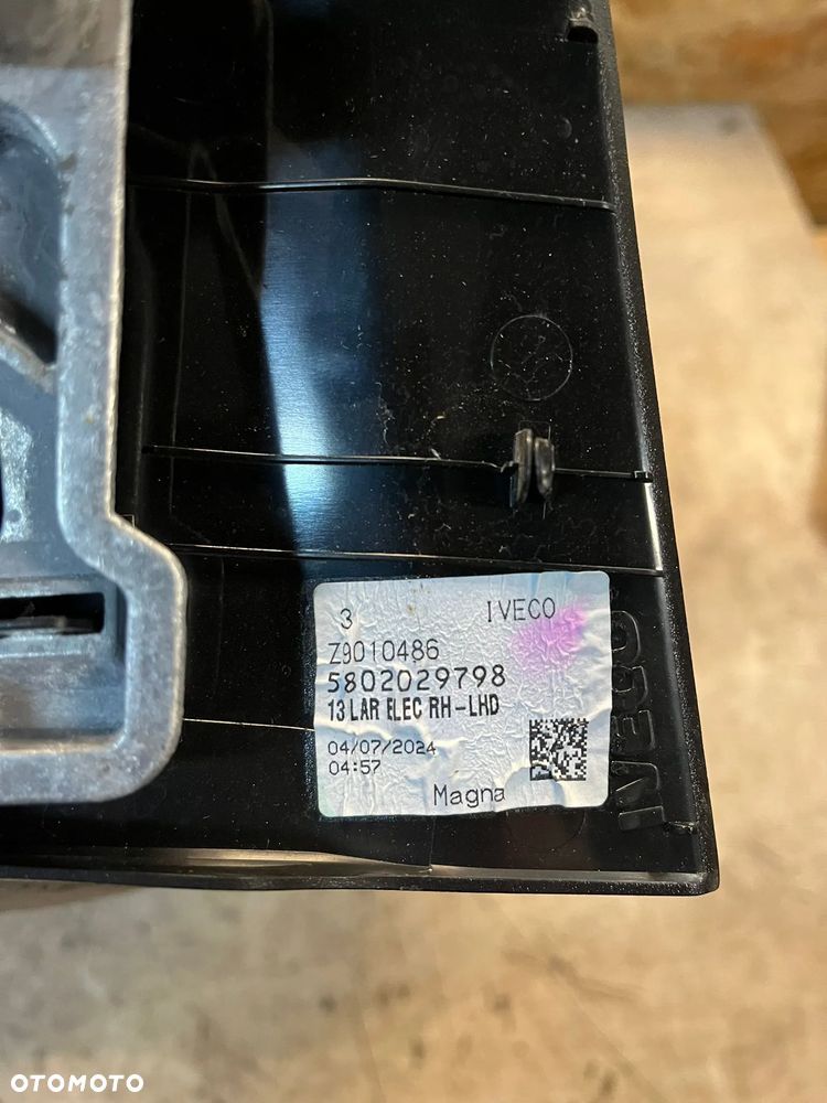 Lusterko prawe długie Iveco Daily 5802029798 stan nieznany - 3