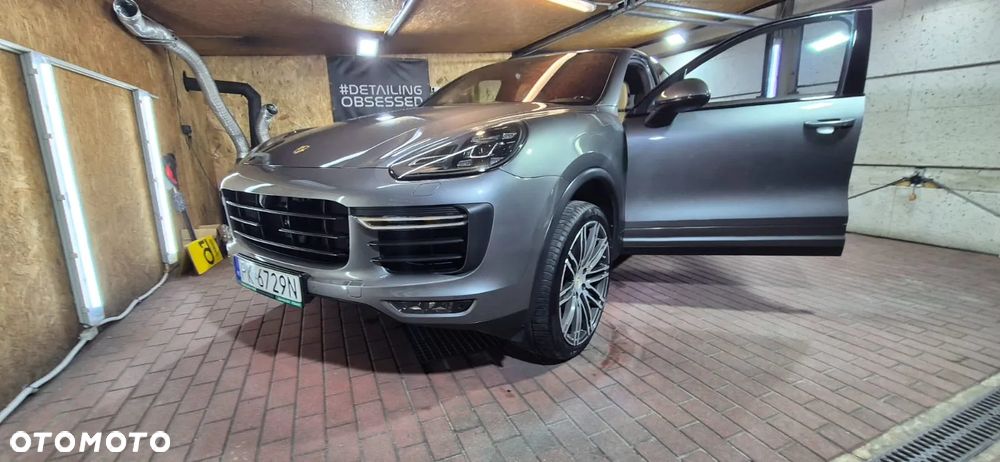 Porsche Cayenne - 25