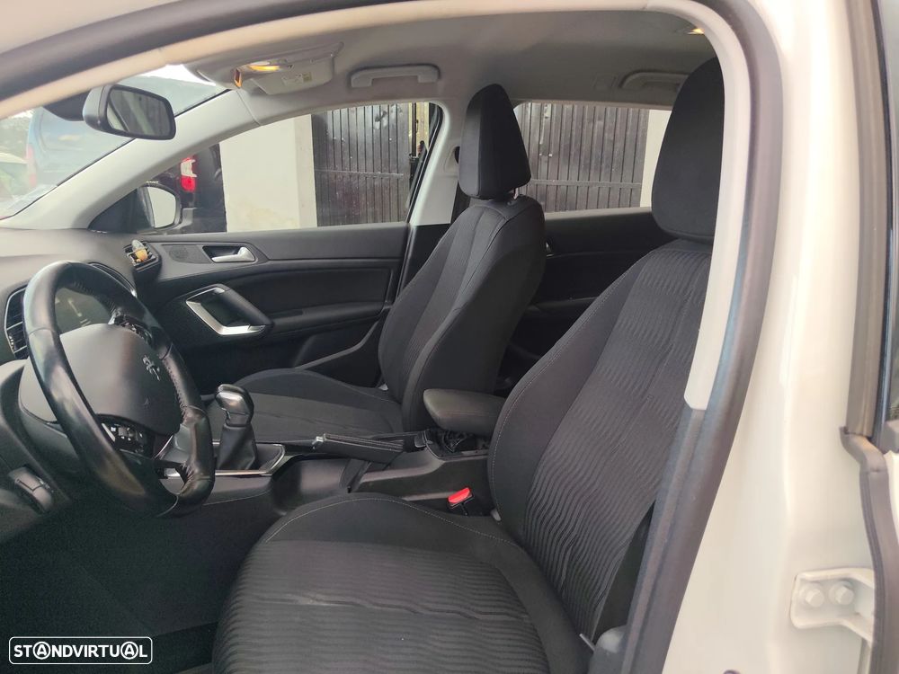Peugeot 308 - 13