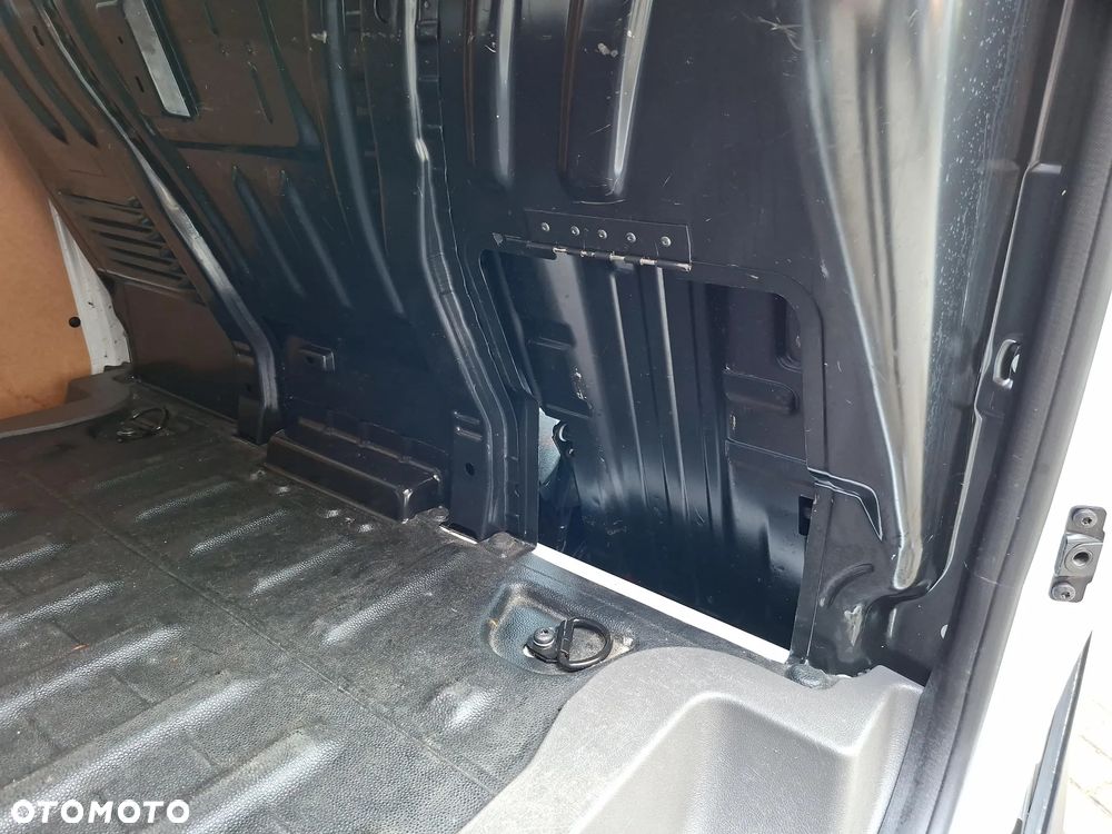 Ford Connect - 16