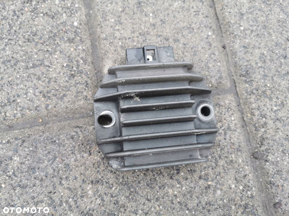 Regulator napięcia  YAMAHA FZ6 600cm FAZER - 1