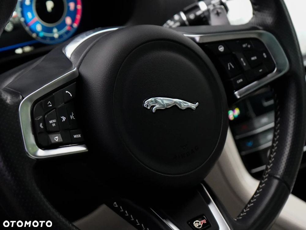 Jaguar F-Pace 5.0 V8 S/C AWD SVR - 18