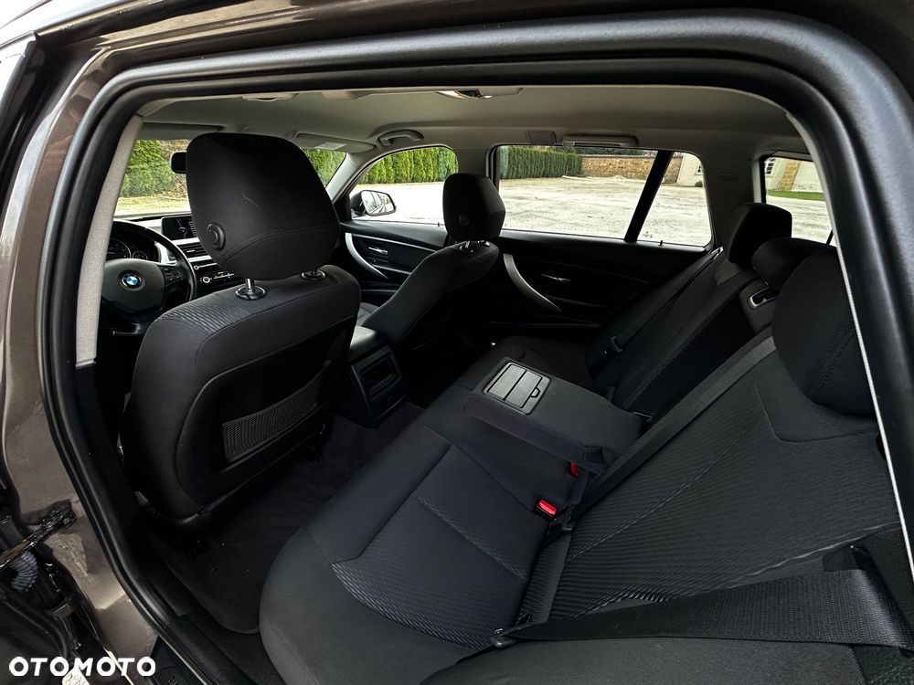 BMW Seria 3 320d - 15