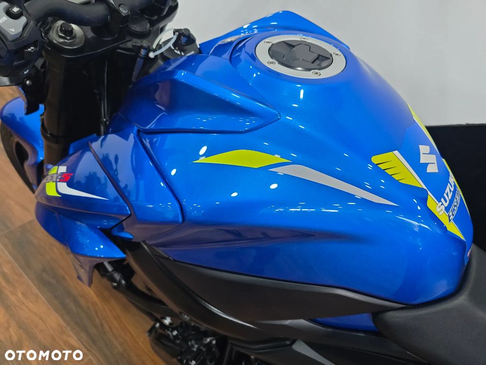 Suzuki GSX - 9