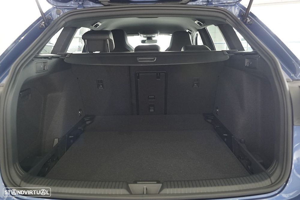 VW Golf Variant 1.5 eTSI R-Line DSG - 25