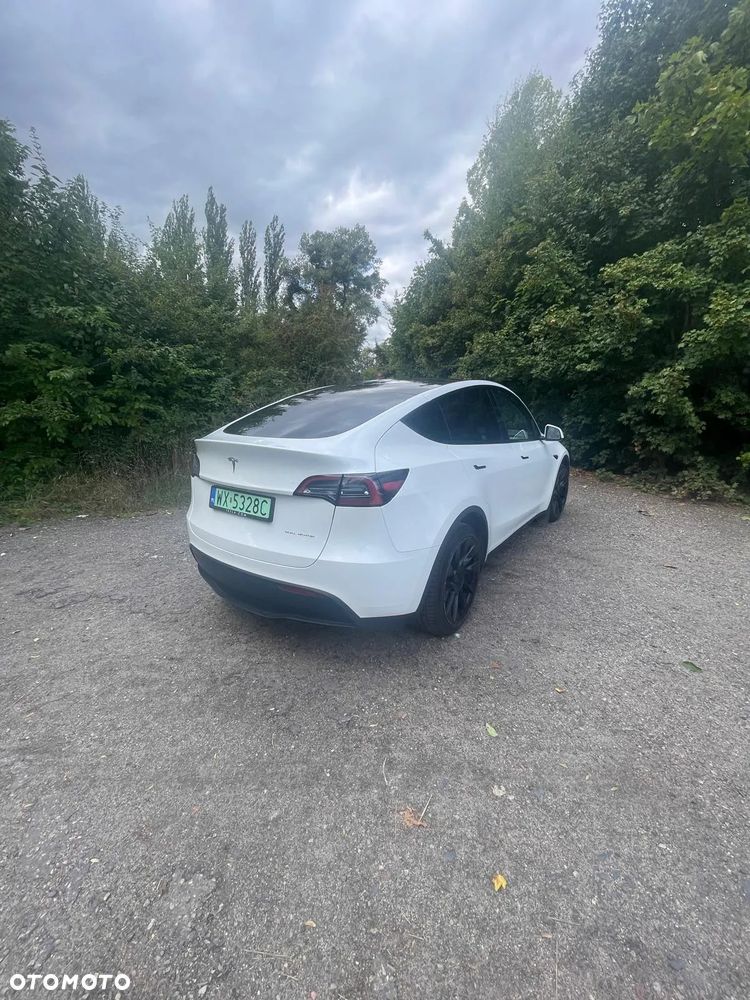 Tesla Y Long Range AWD - 2