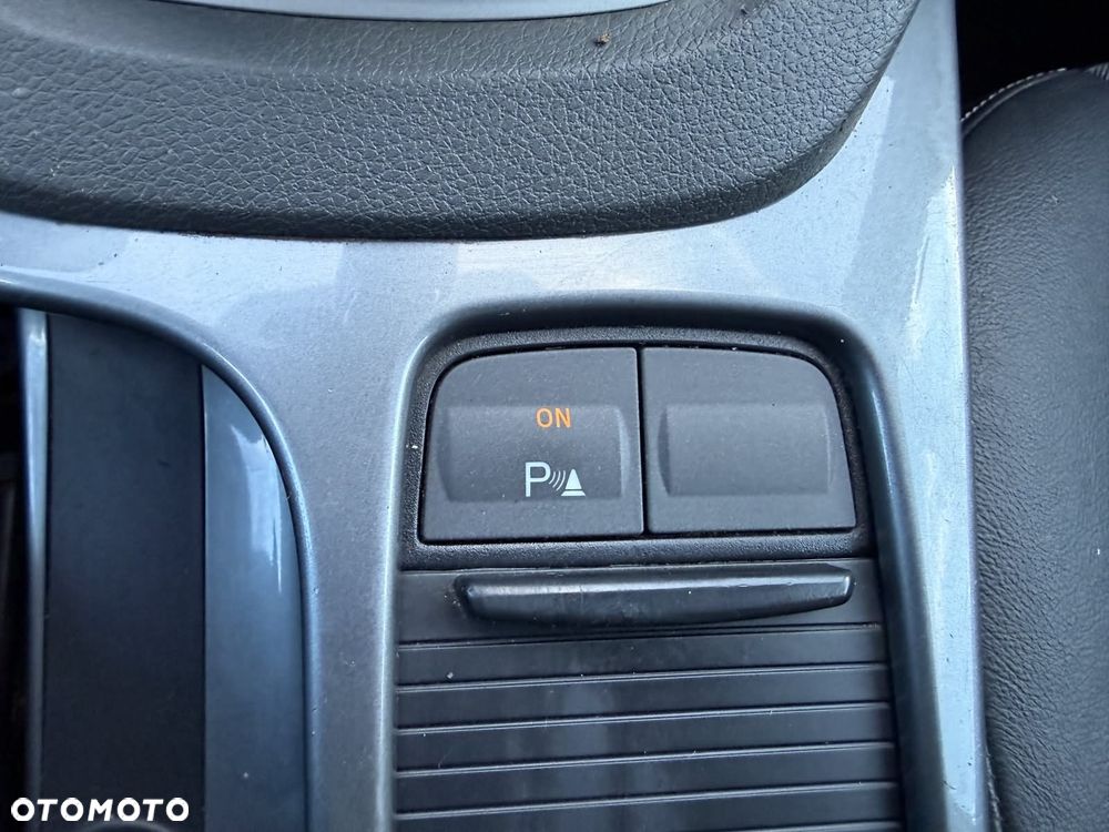 Ford Kuga 2.0 TDCi 2x4 Titanium - 28