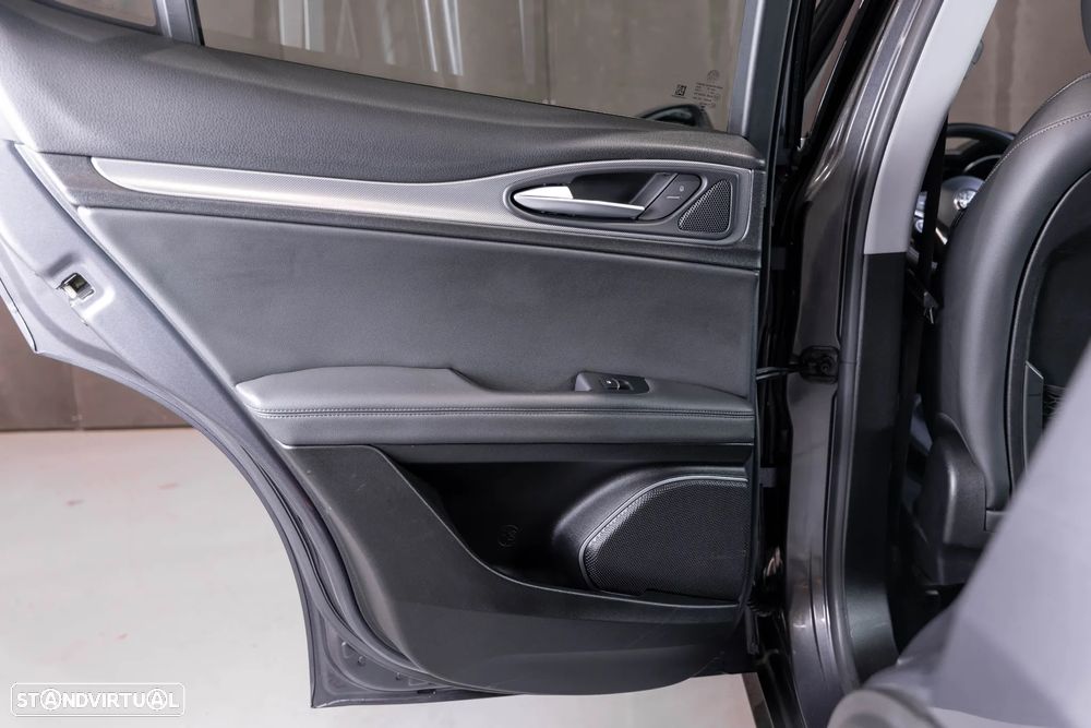 Alfa Romeo Stelvio 2.2 D Veloce Q4 AT8 - 28