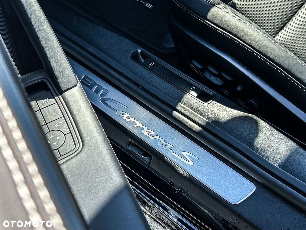 Porsche 911 Carrera S - 29